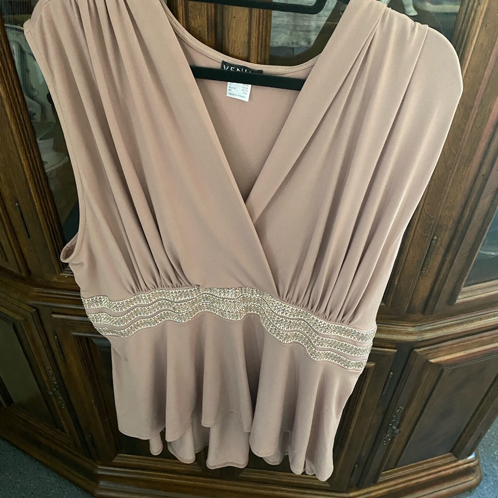 Pretty party top